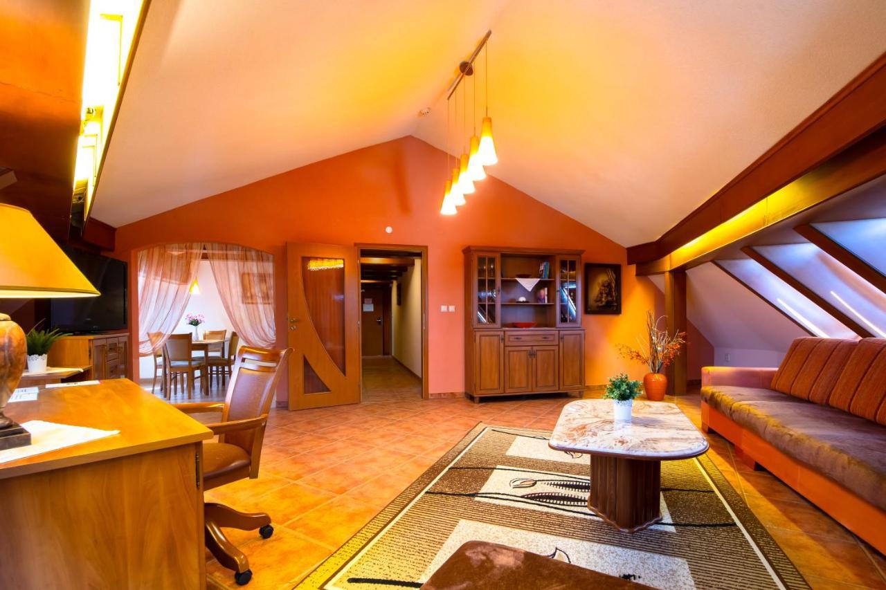 Spa & Wellness Hotel Orchidea Veľký Meder 外观 照片