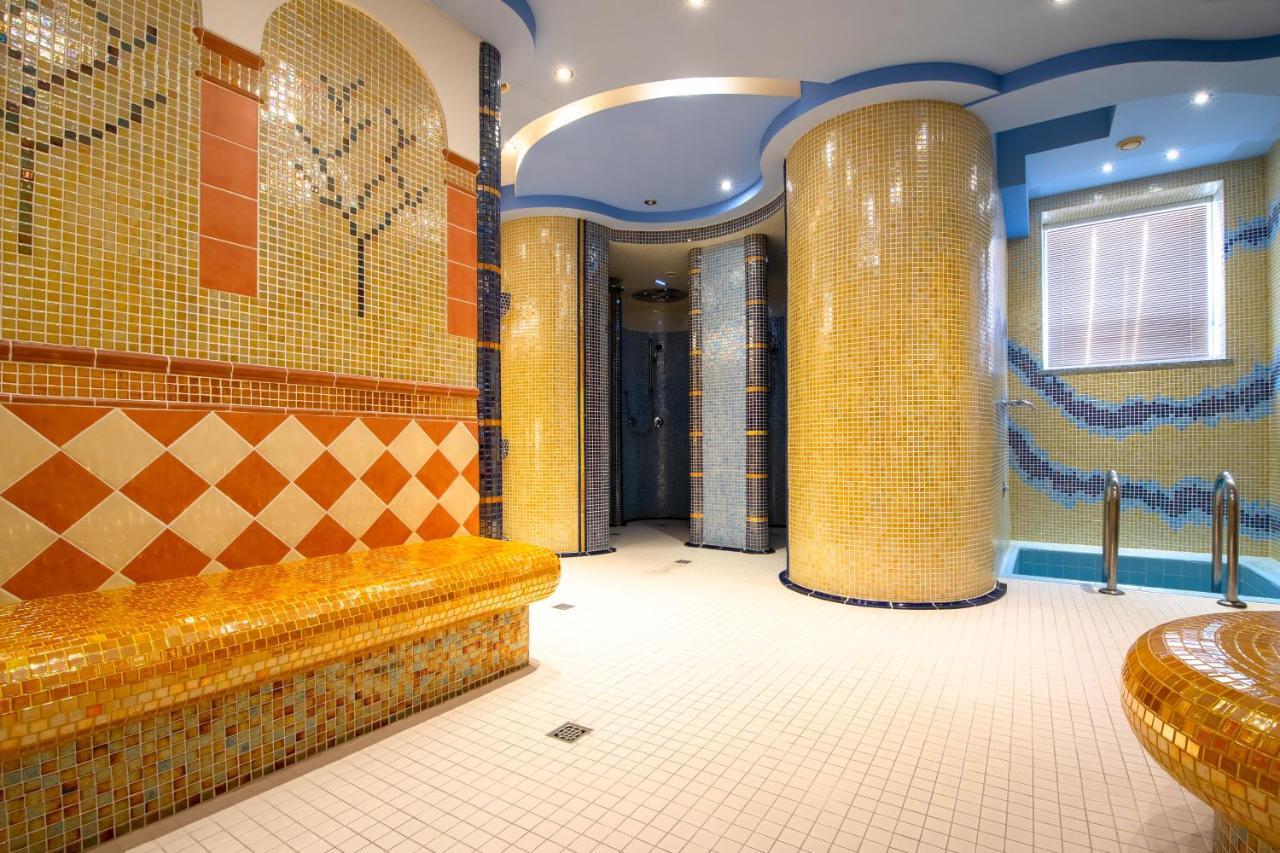 Spa & Wellness Hotel Orchidea Veľký Meder 外观 照片