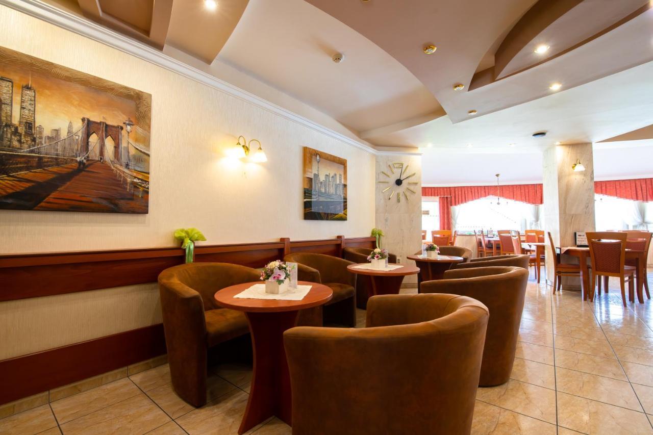 Spa & Wellness Hotel Orchidea Veľký Meder 外观 照片
