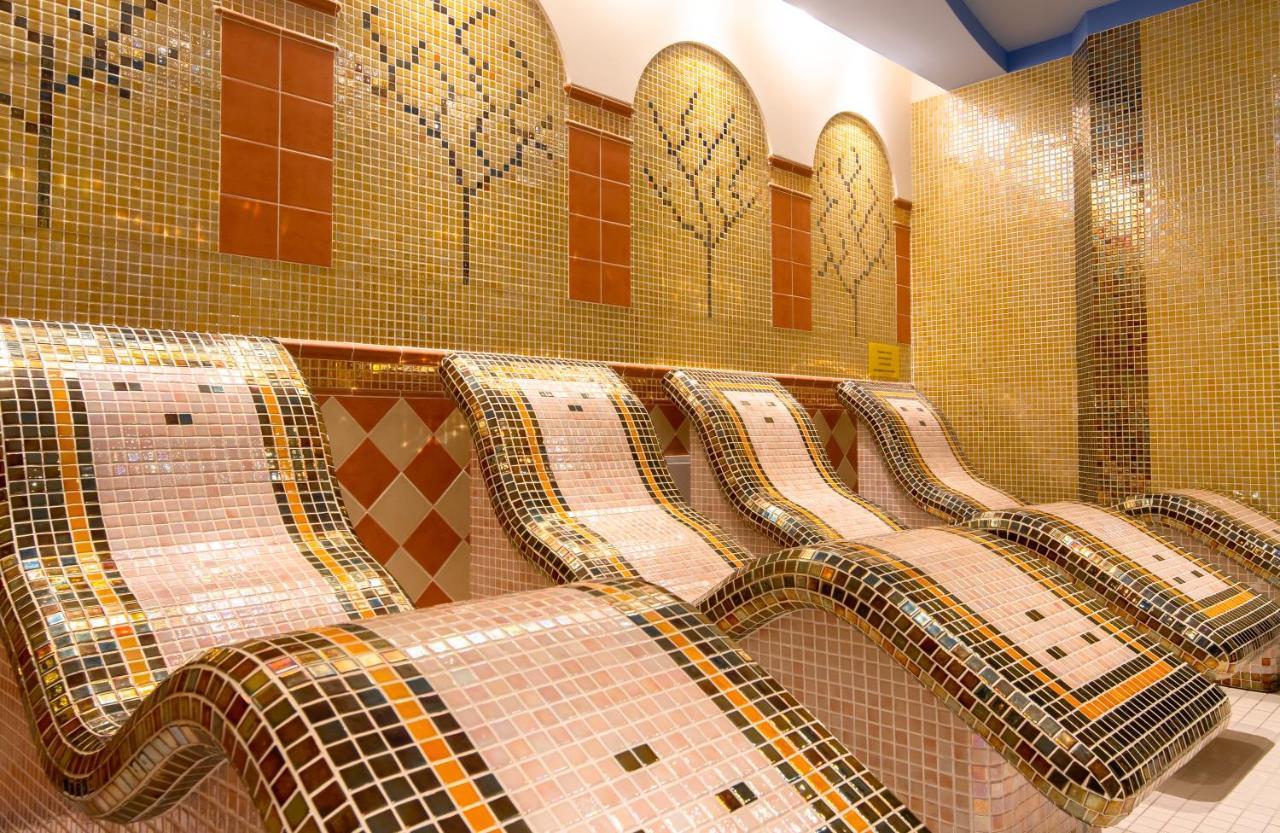 Spa & Wellness Hotel Orchidea Veľký Meder 外观 照片