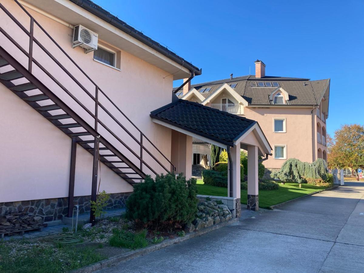 Spa & Wellness Hotel Orchidea Veľký Meder 外观 照片