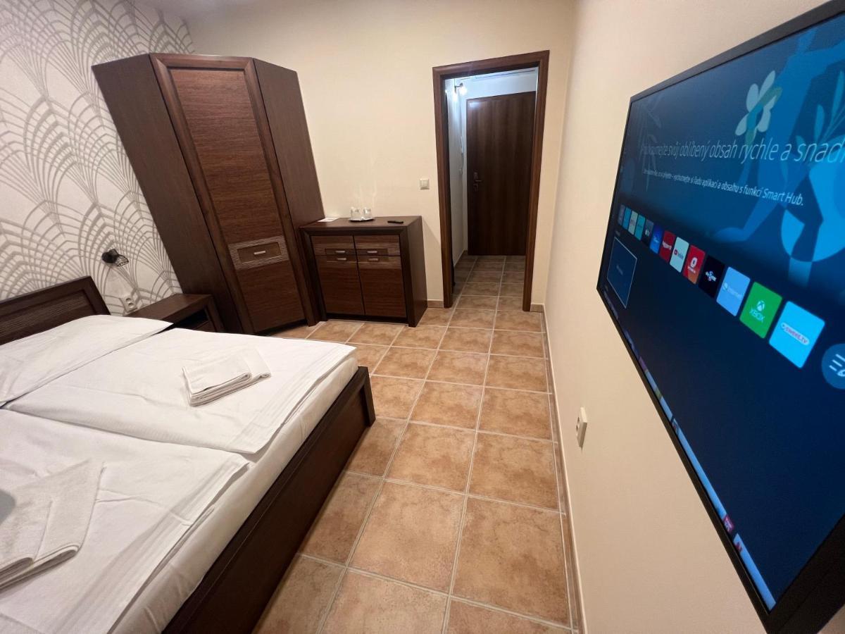 Spa & Wellness Hotel Orchidea Veľký Meder 外观 照片