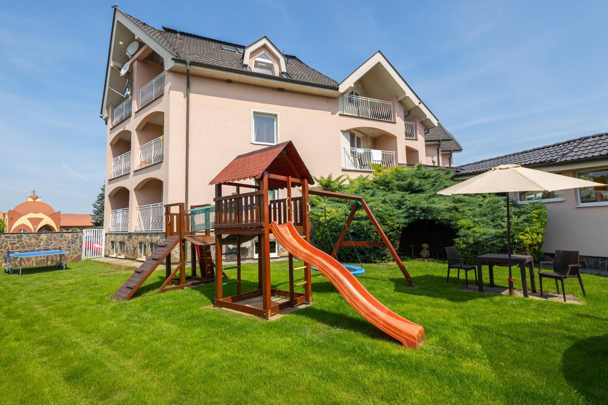 Spa & Wellness Hotel Orchidea Veľký Meder 外观 照片